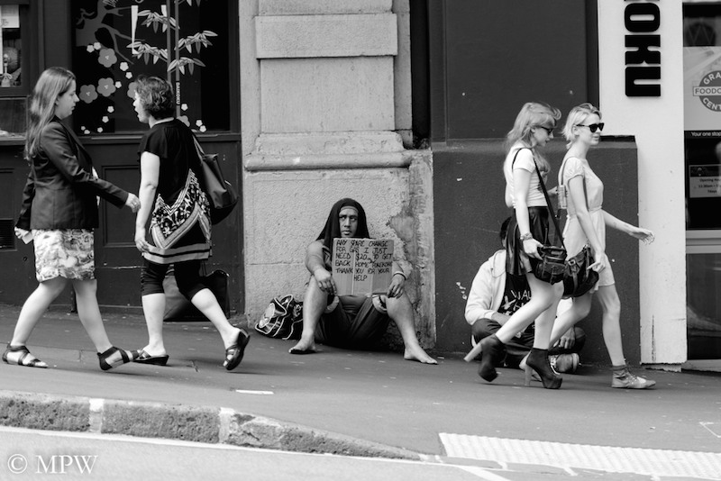 Auckland City street photo, Queent St, black and white